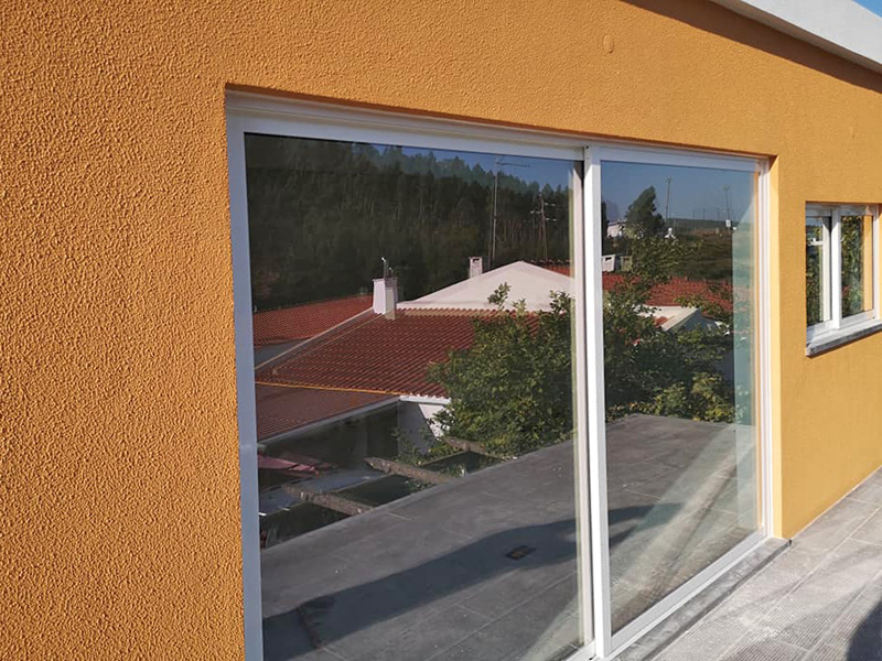 imagem de caixilharia de alumínio